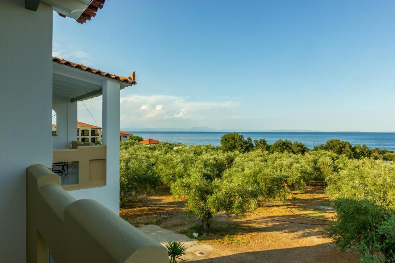 Elaionas Aparthotel Leonídion Exterior foto