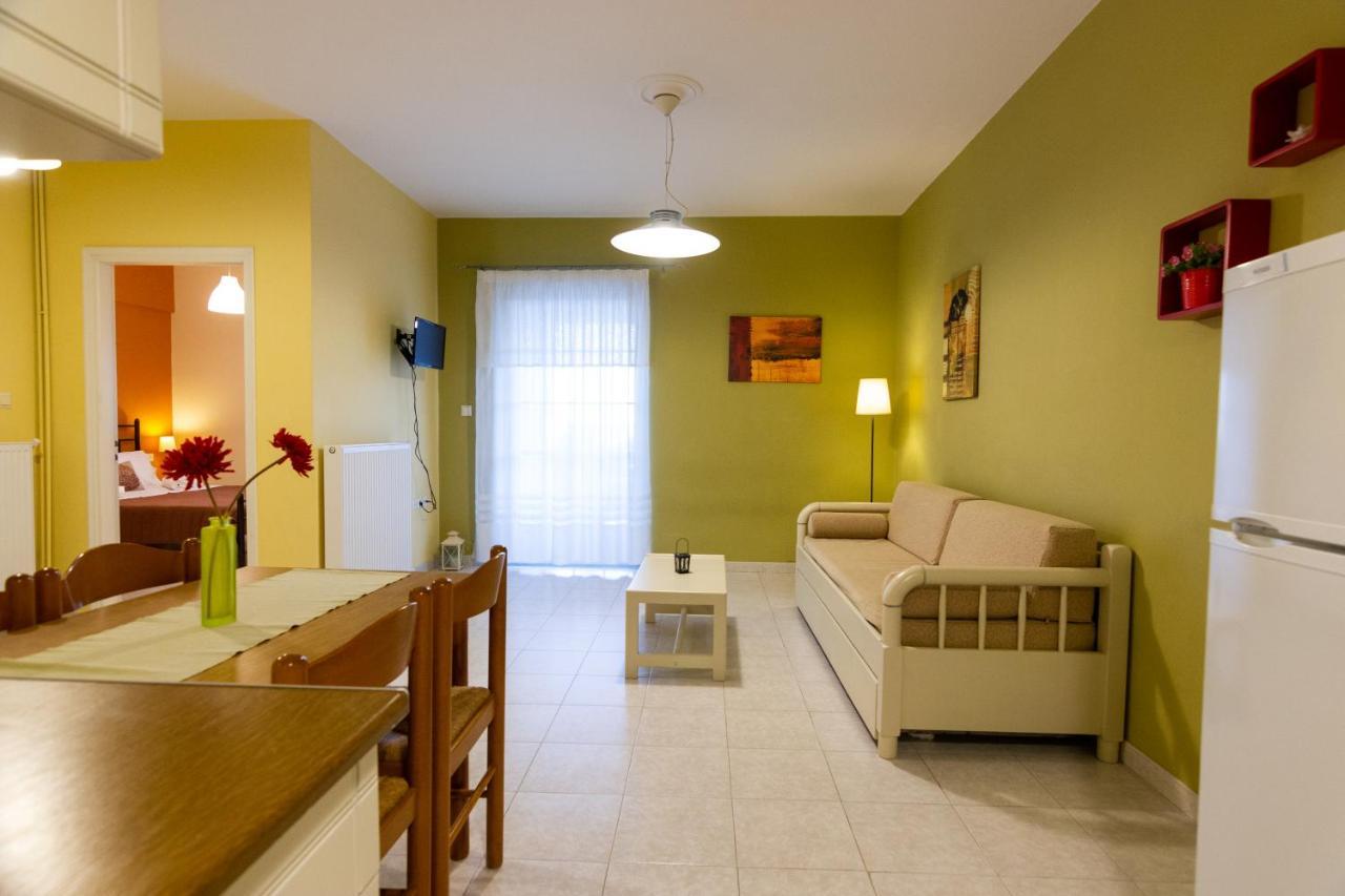 Elaionas Aparthotel Leonídion Exterior foto