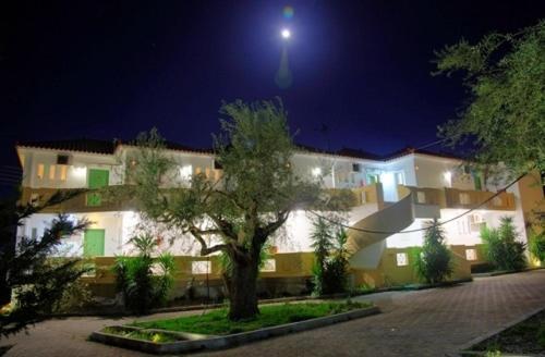 Elaionas Aparthotel Leonídion Exterior foto